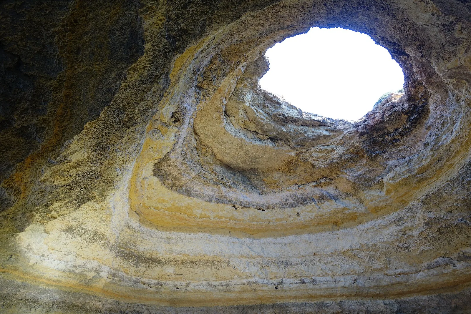 Jama Benagil na obali Algarve
