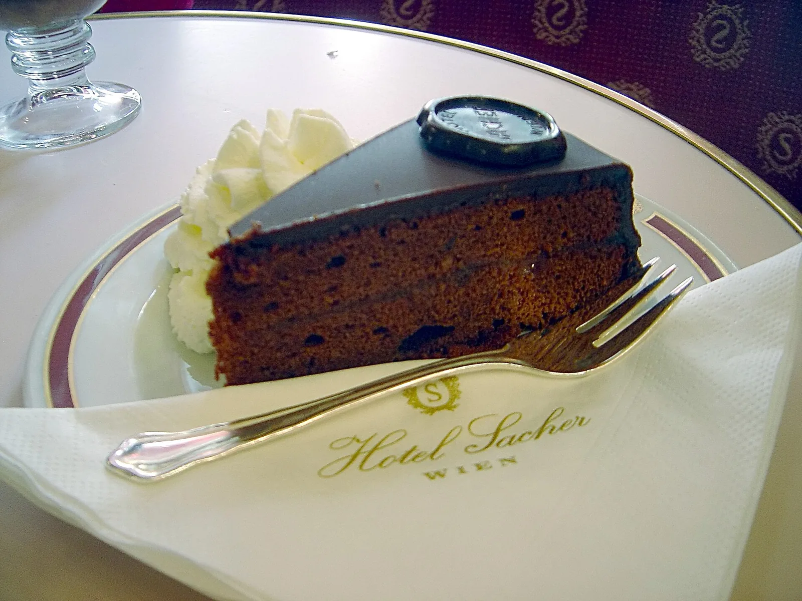 Sachertorte, ikona dunajskih kavarn