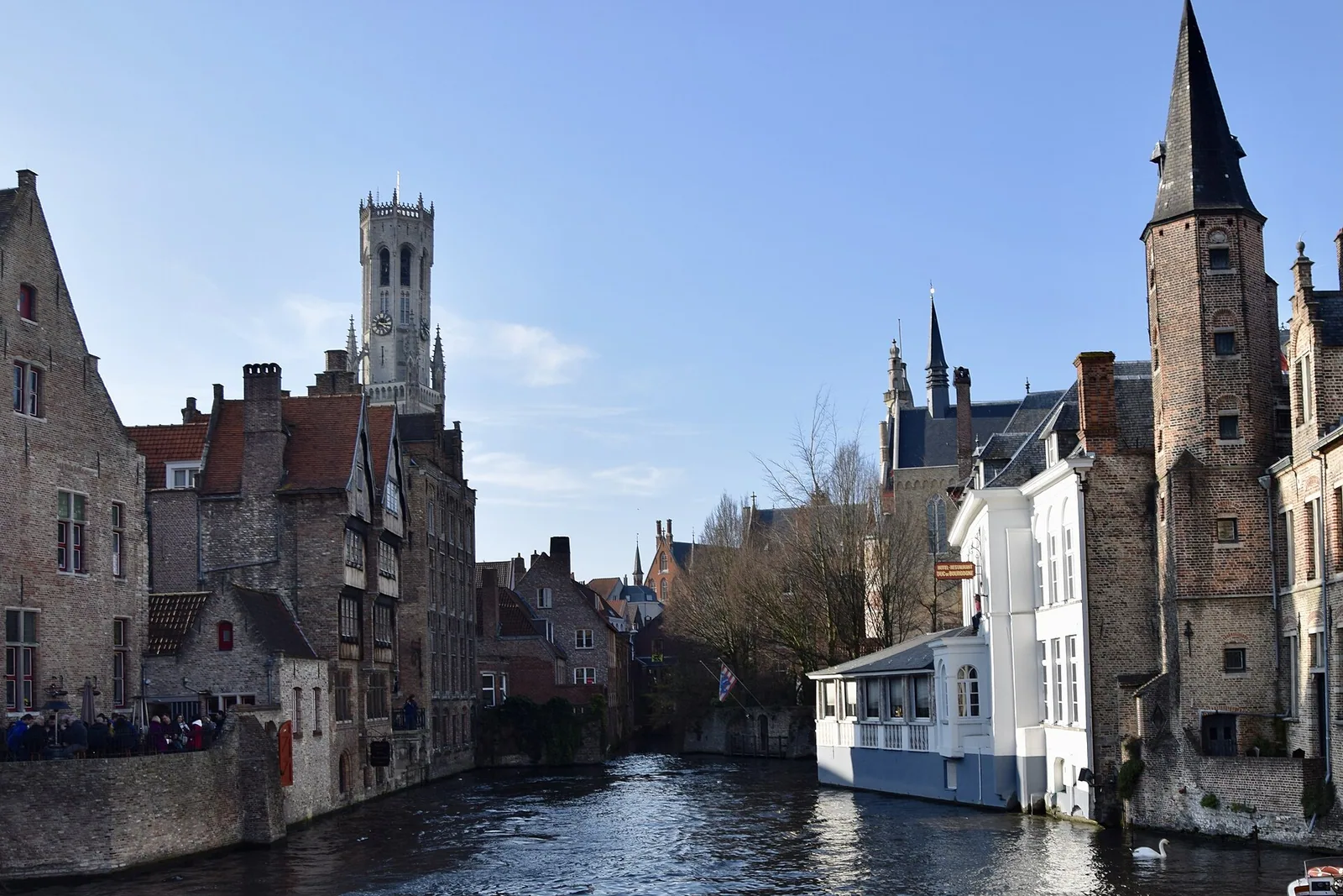 Kanal Rozenhoedkaai v Bruggeu