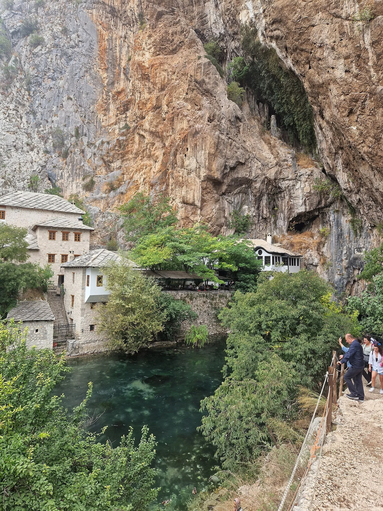 Tekija ob izviru reke Bune pri Blagaju