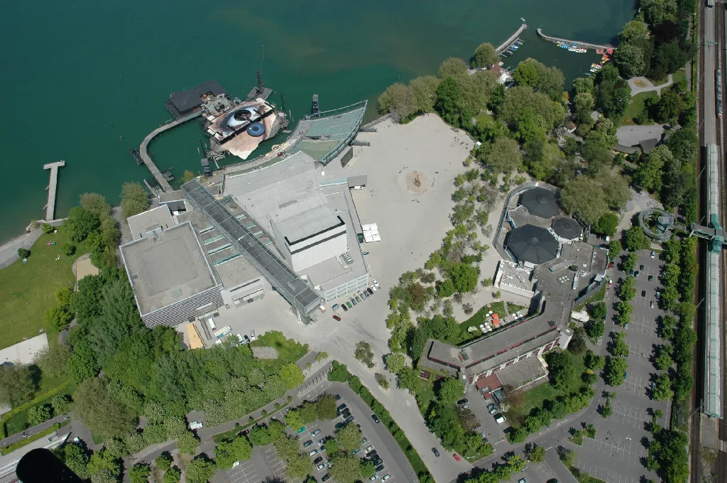 Bregenz ob Bodenskem jezeru z jezerskim odrom