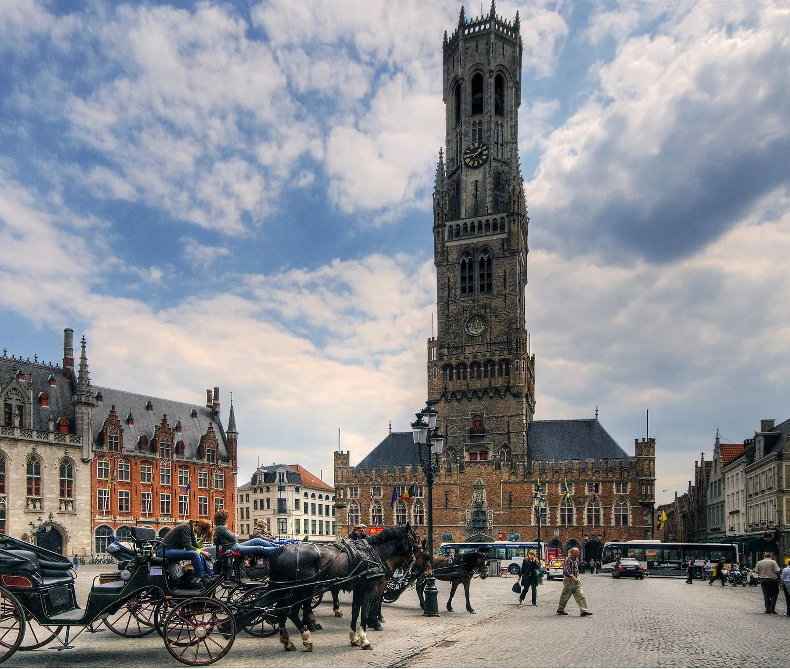 Trg Markt z zvonikom Belfort