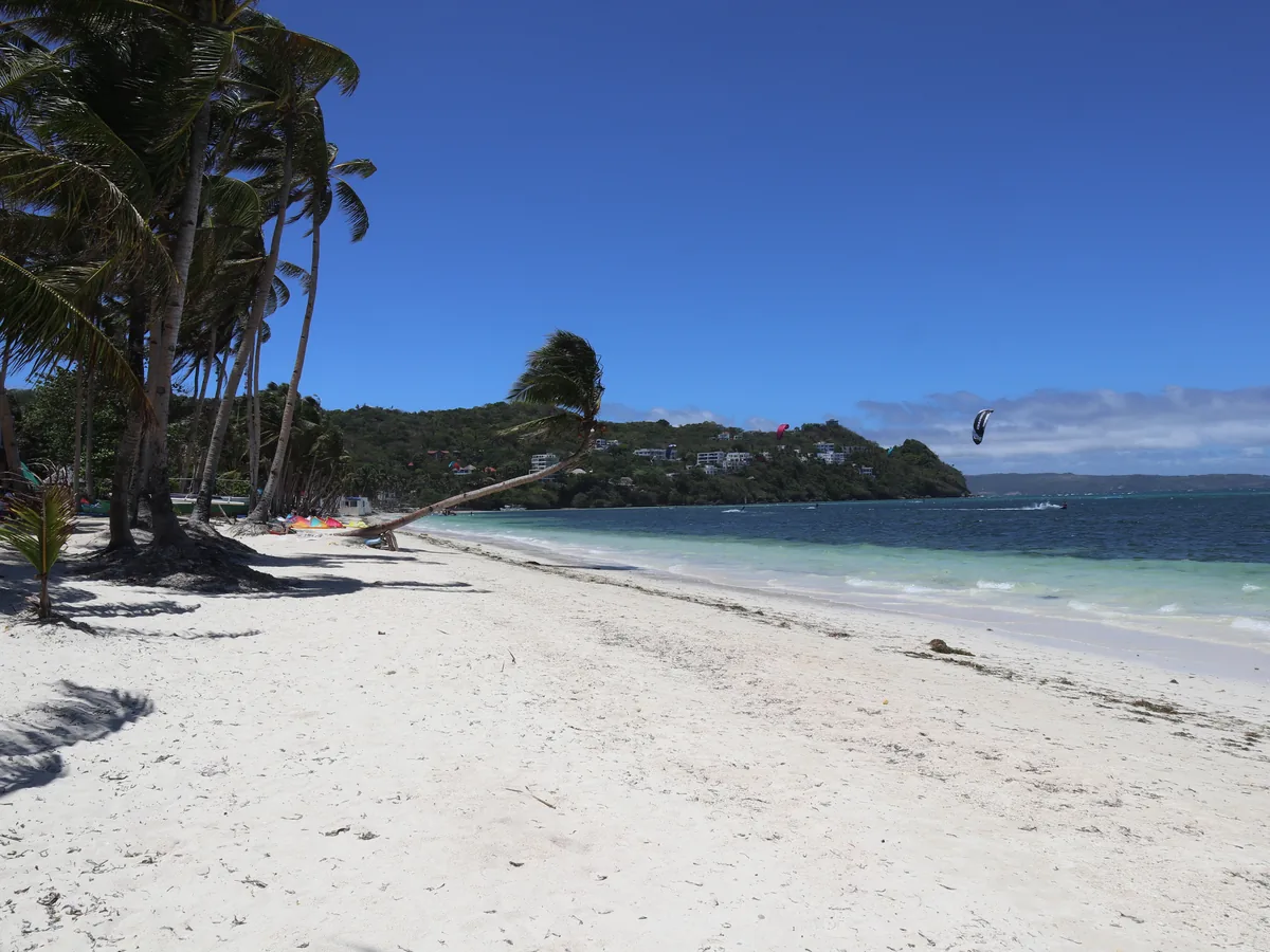 Bulabog Beach na vzhodni strani Boracaya