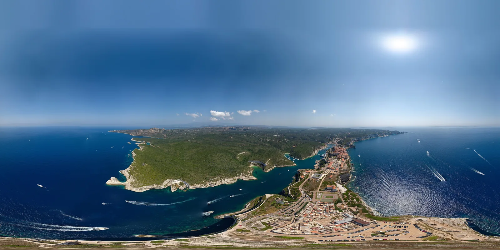 Bonifacio na pečinah Korsike
