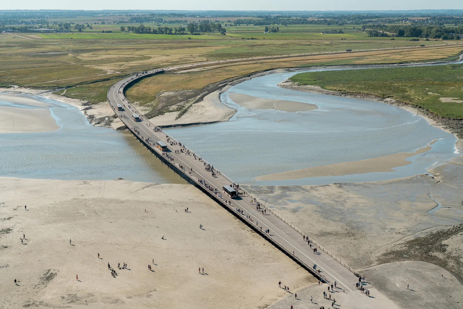 Mont Saint-Michel v zalivu
