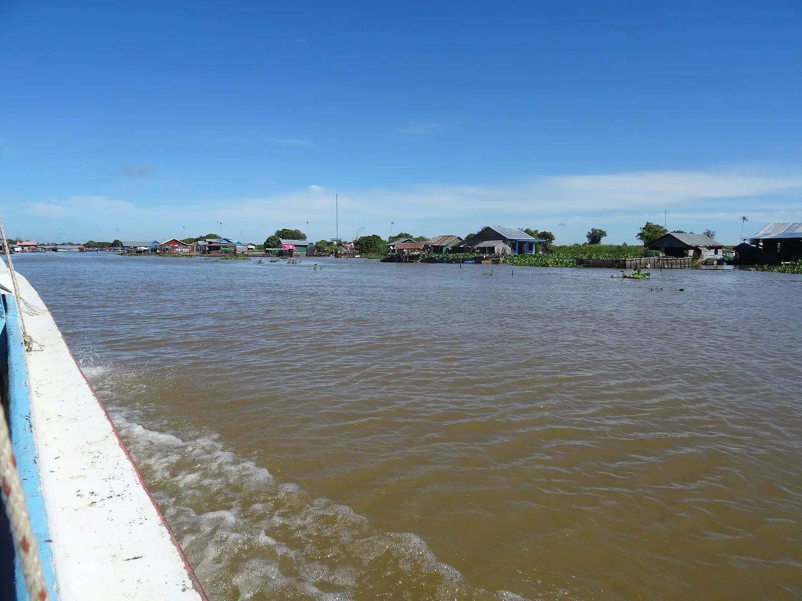 Plavajoča vas na jezeru Tonle Sap
