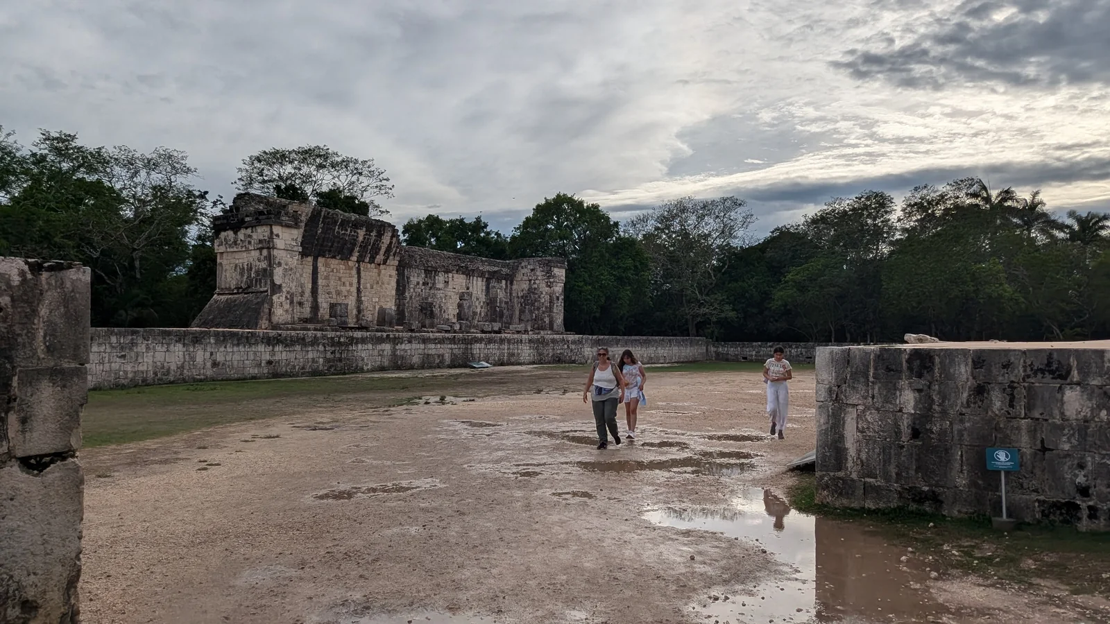 Veliko igrišče za žogo v Chichén Itzá
