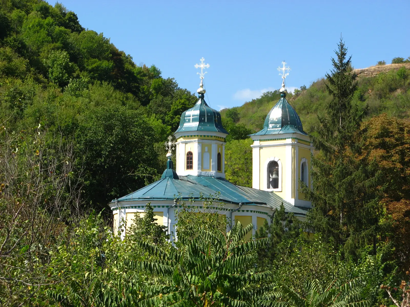 Samostan Saharna