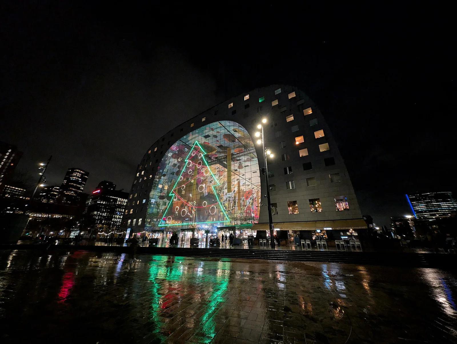 Markthal, tržnica in stanovanjski kompleks