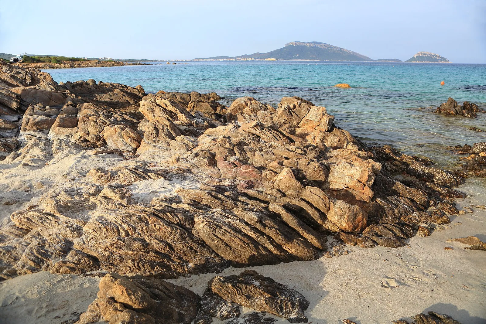 Peščena plaža na severovzhodu Sardinije