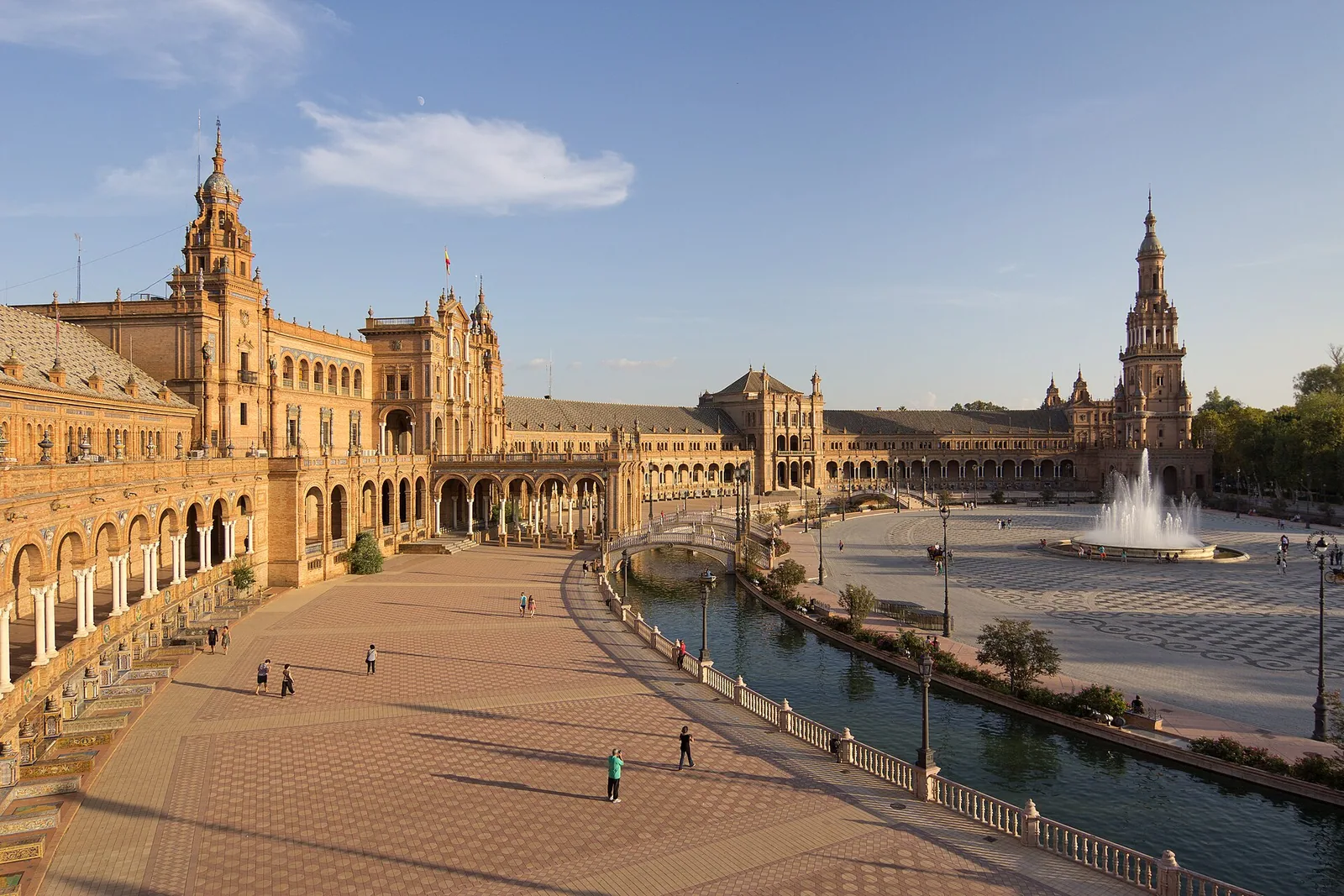 Plaza de España, osrednji trg iz leta 1929