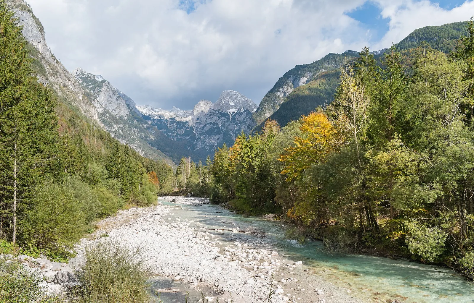 Soča v Trenti, del Triglavskega narodnega parka