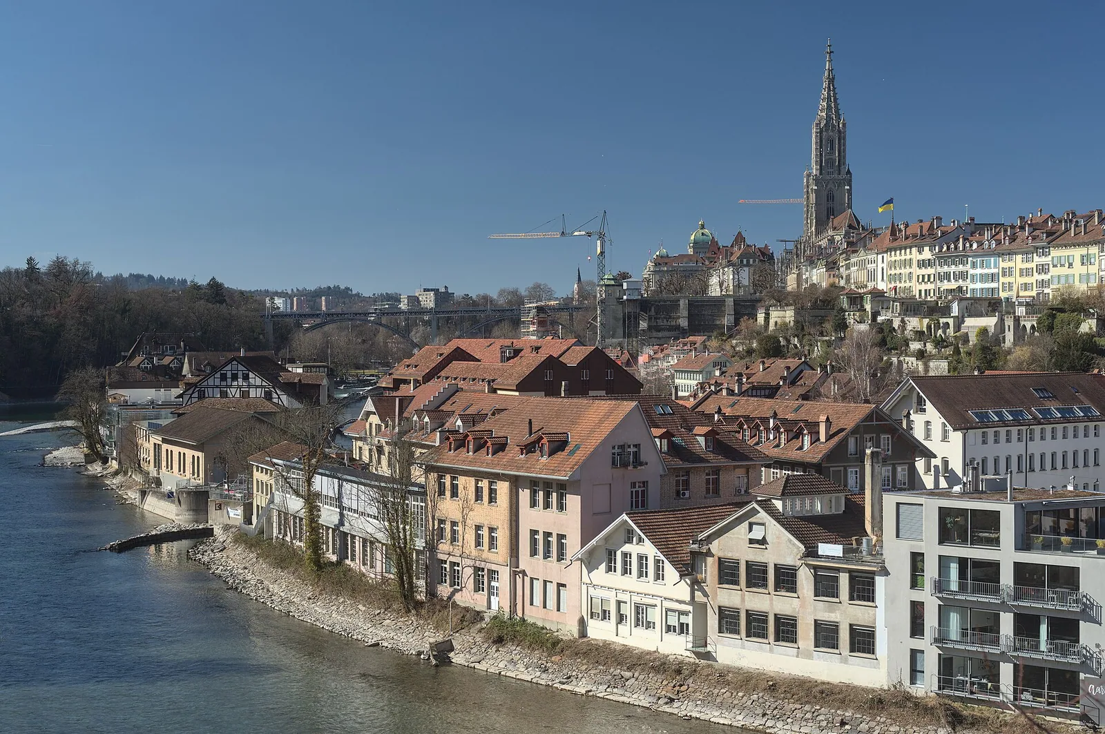 Starodavno jedro Berna nad reko Aare