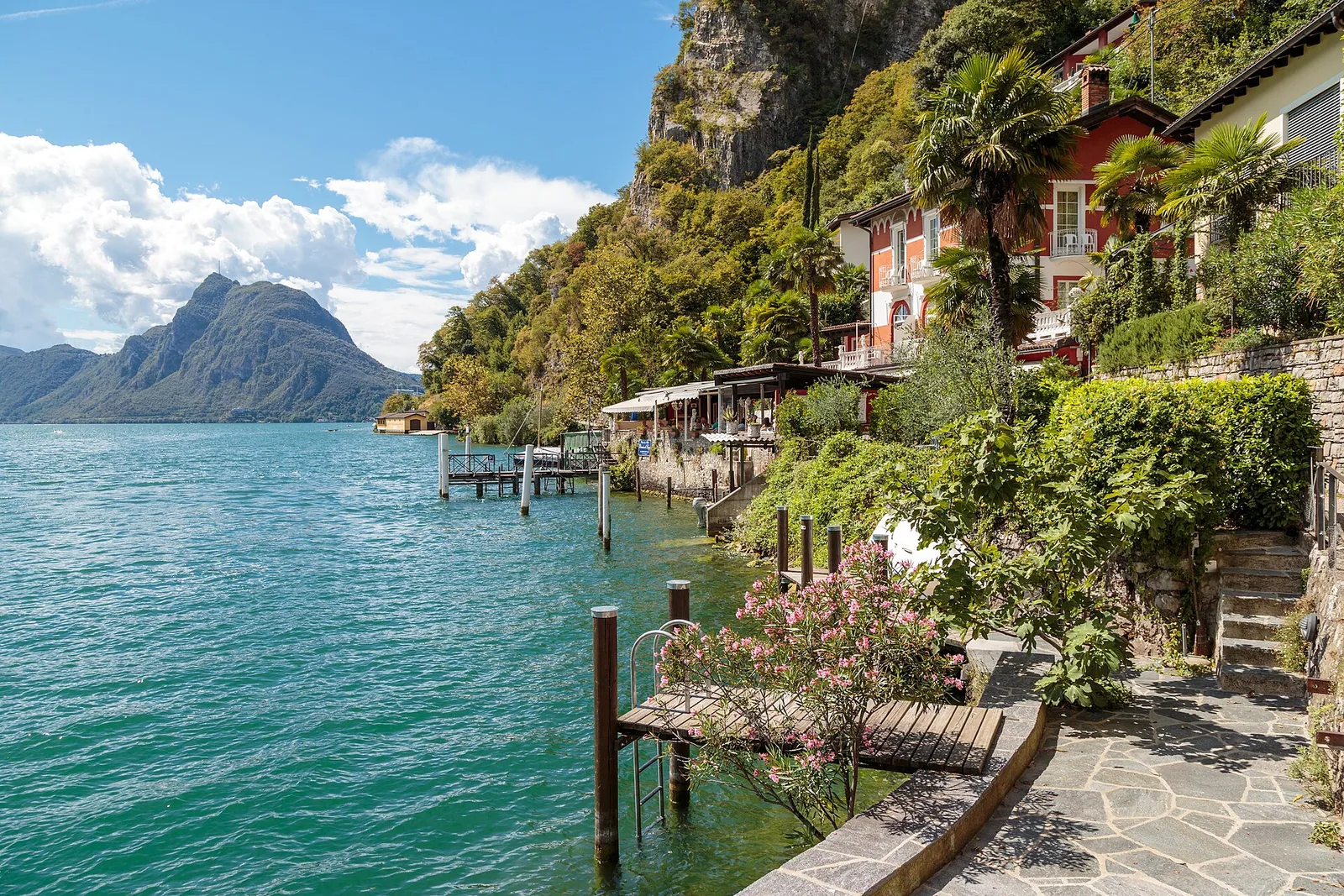 Jezero Lugano z Monte San Salvatore