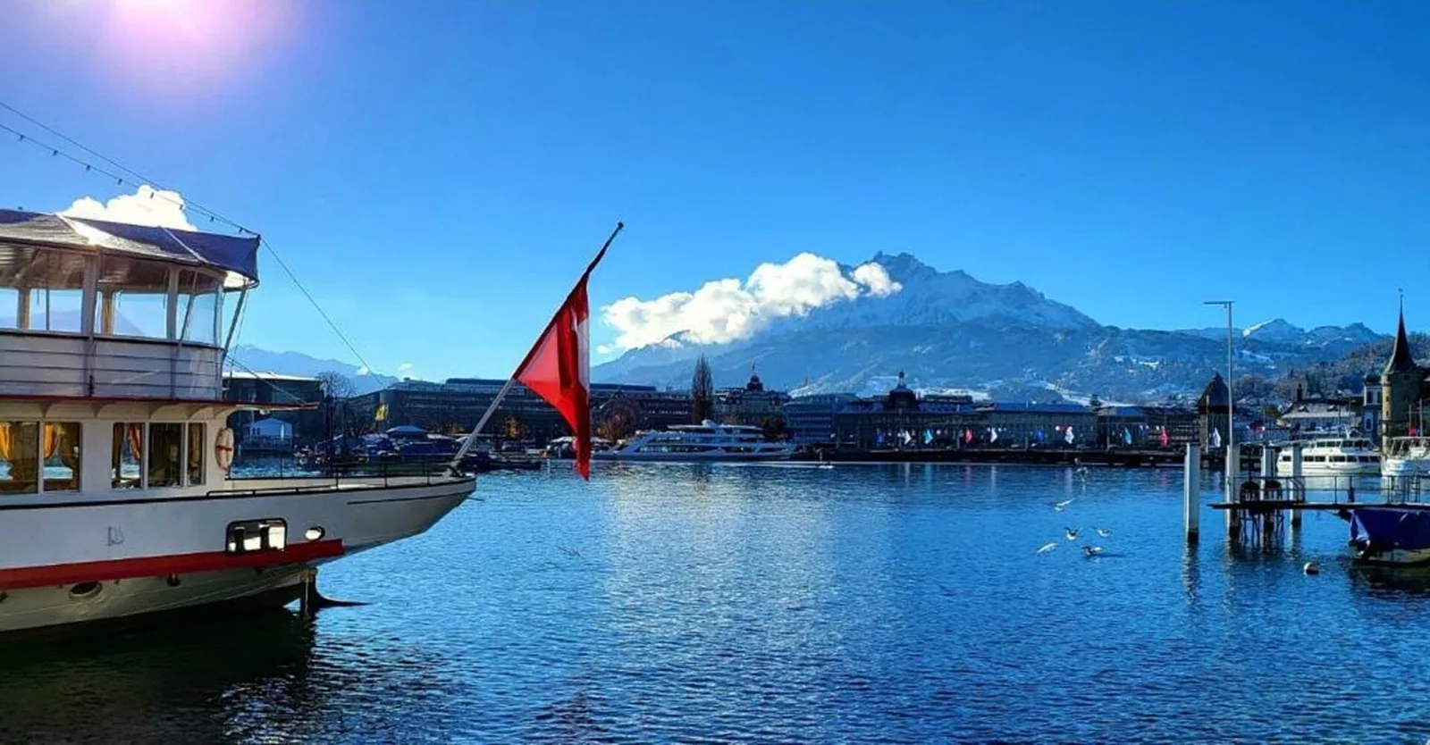 Jezero Vierwaldstättersee z Luzernom