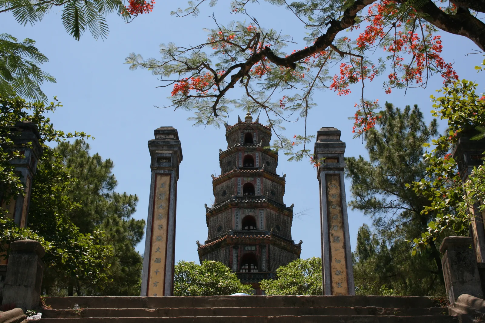 Pagoda Thien Mu ob reki Parfuma