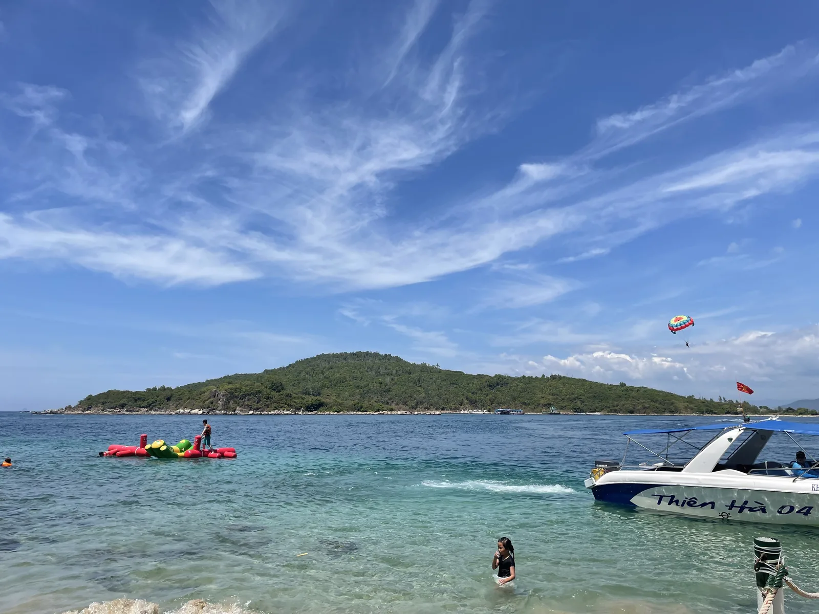 Otok v zalivu Nha Trang