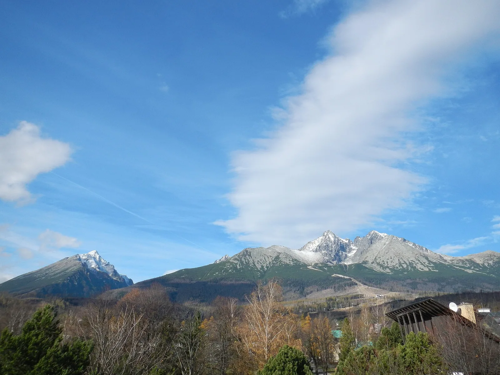 Lomnický štít nad dolino